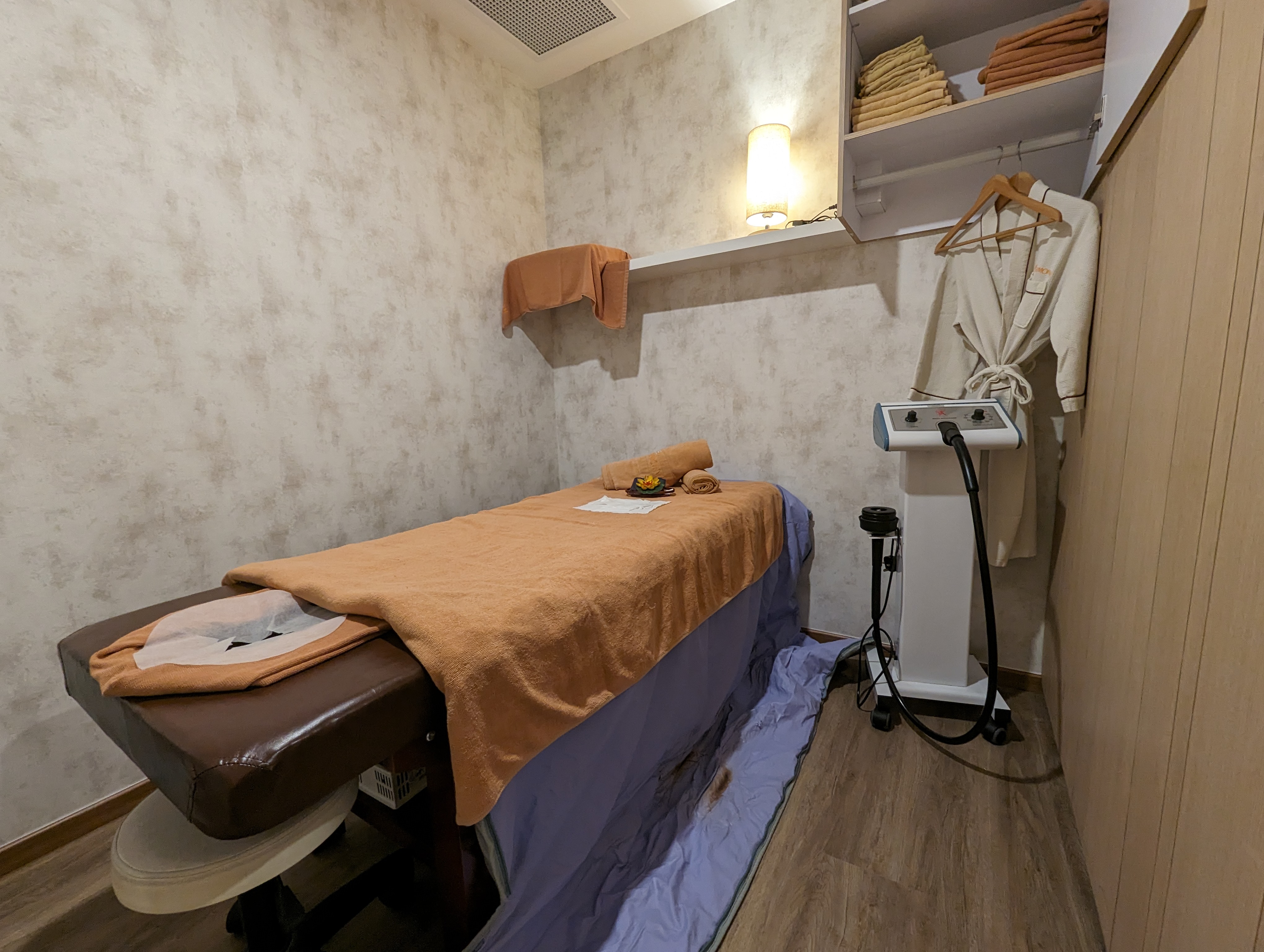 Luxury Skincare Shop at CityLink - City Hall - Image 4